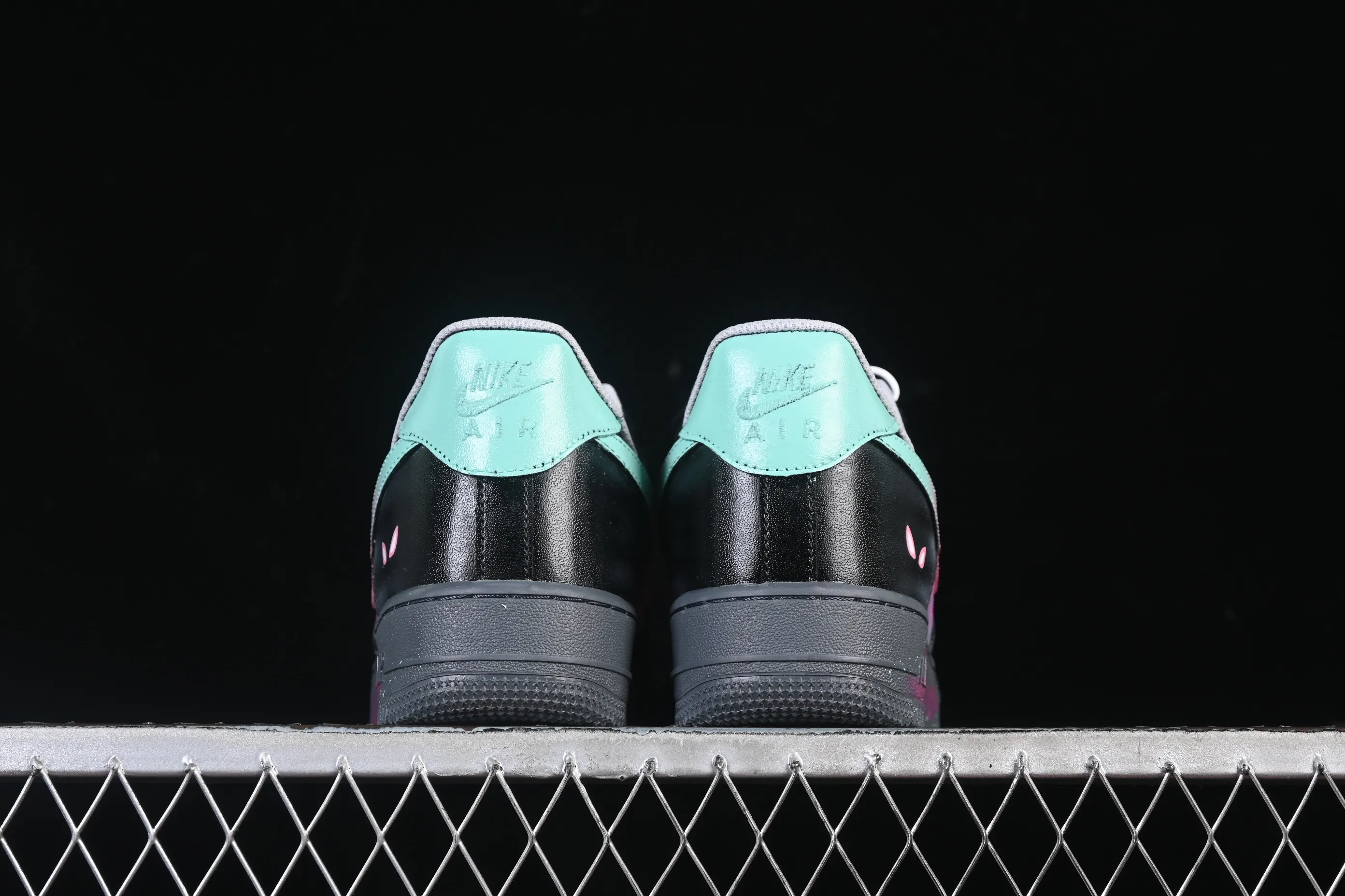 All categories Nk Air Force 1 Air Force series Nk Air Force 1 Low Air Force low top Nike Air Force 1'07 Low "Pink Electric Spider Shadow" Hand-painted graffiti Pink Electric Spider Shadow Air Force 1 low-top casual sneakers YD2425-011